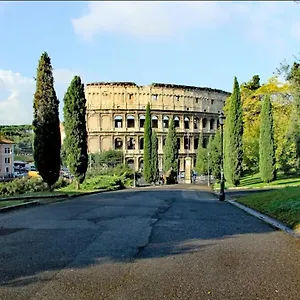 Tolli Colosseo Rome