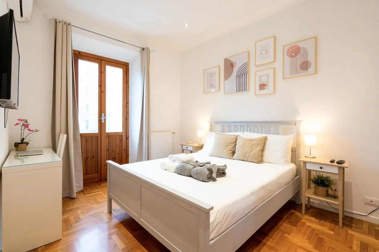 Colosseum House - Private Rooftop, Jacuzzi Hot Tub & View Rome