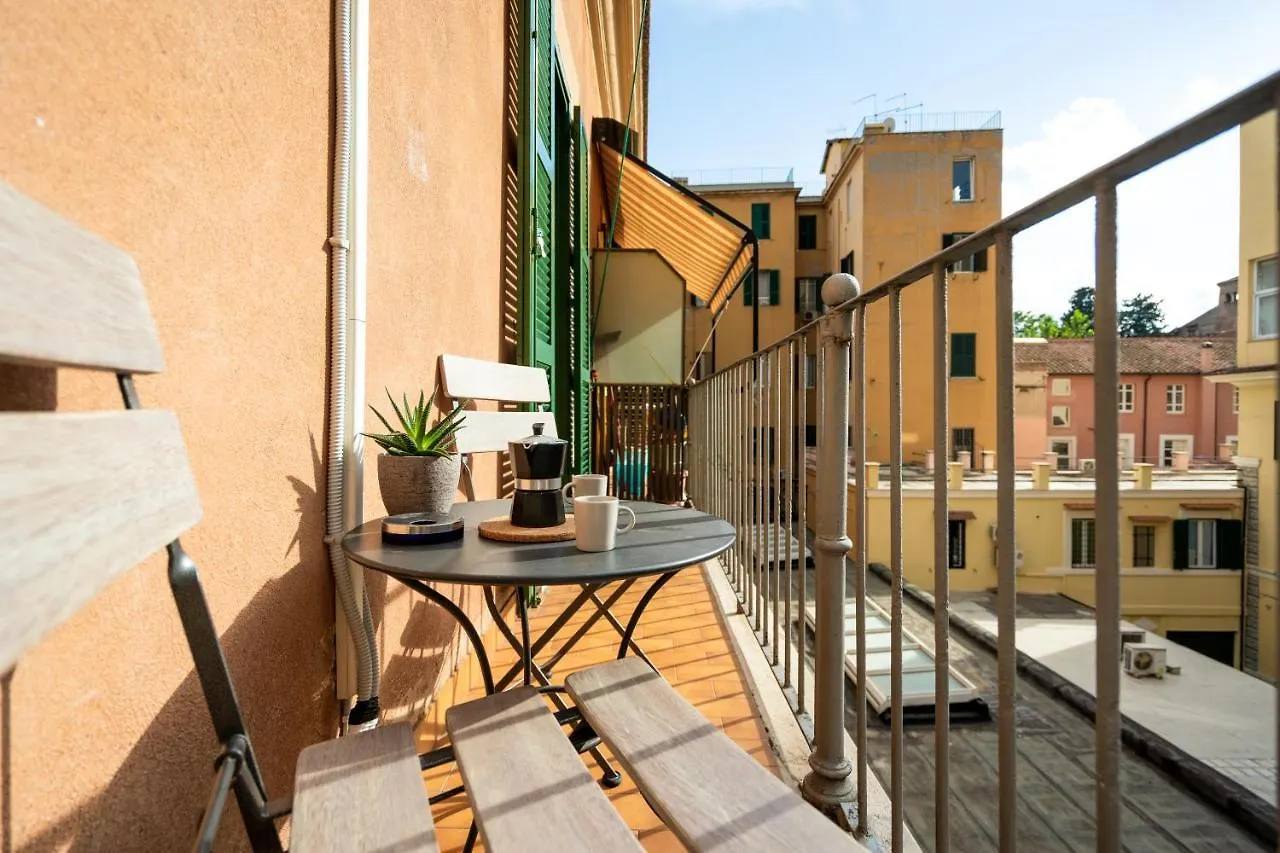 Apartment Colosseum House - Private Rooftop, Jacuzzi Hot Tub & View Rome