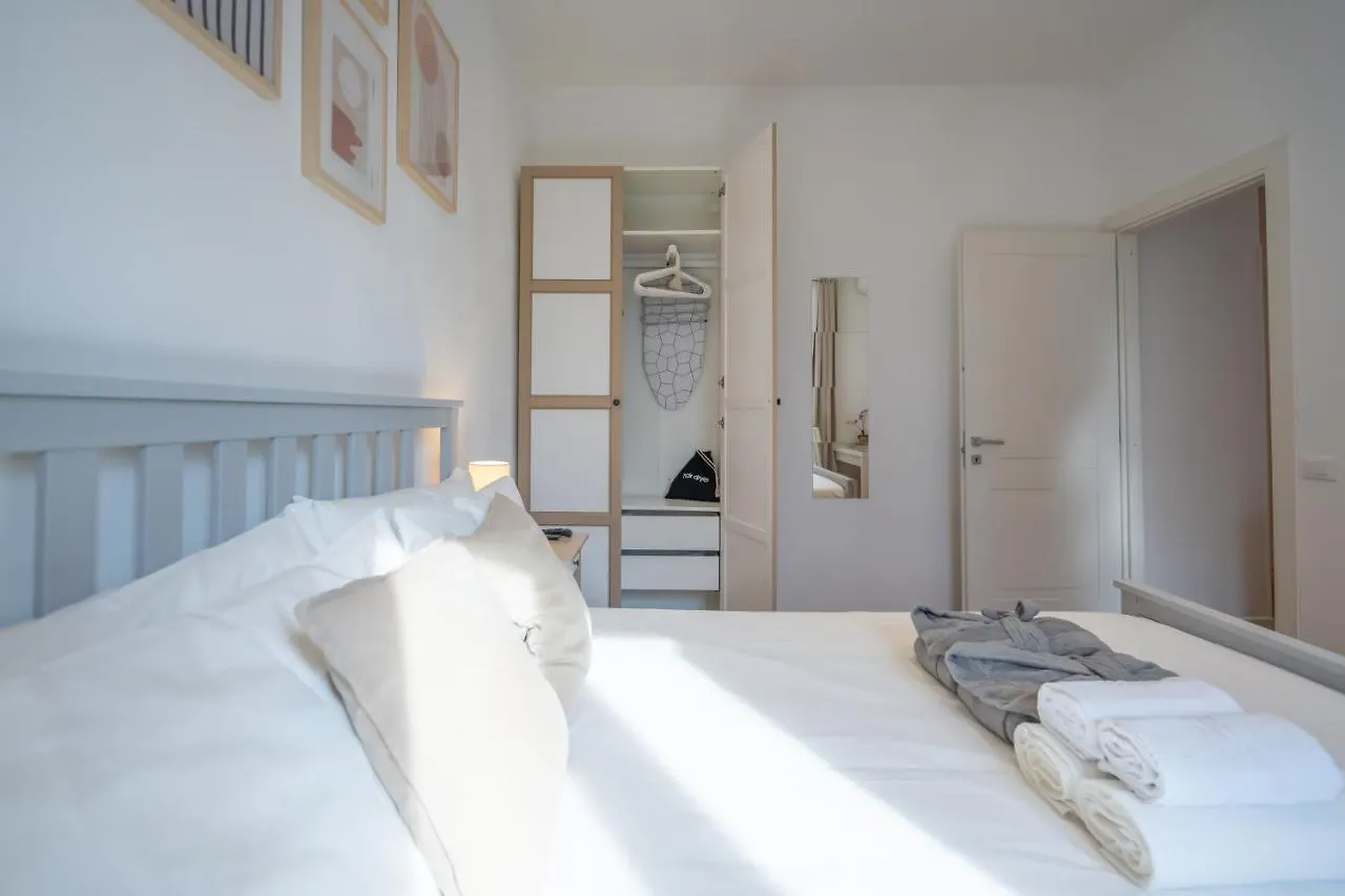 Colosseum House - Private Rooftop, Jacuzzi Hot Tub & View Rome Apartment
