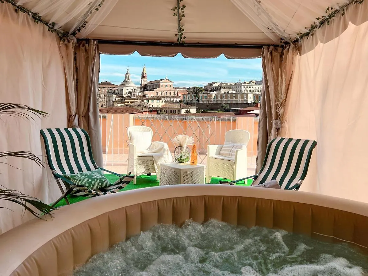Colosseum House - Private Rooftop, Jacuzzi Hot Tub & View Rome Italy